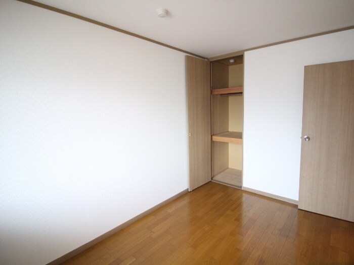 居室 ラークコート山本