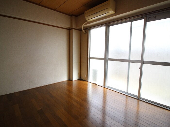 居室 ドミトリ－本山