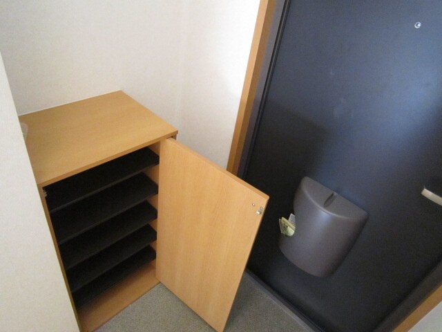 玄関 シャトル北野