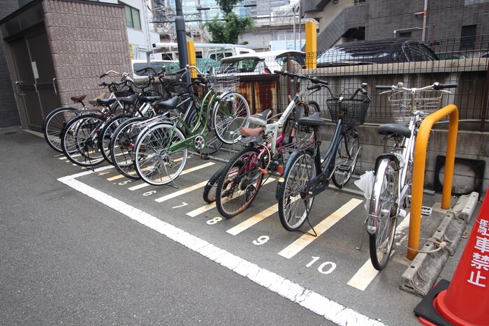 駐輪場 オクトレーベン新大阪