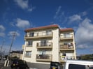 大宅マンションの外観