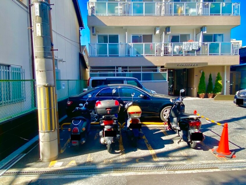 バイク置き場 ハイムリップル荒川