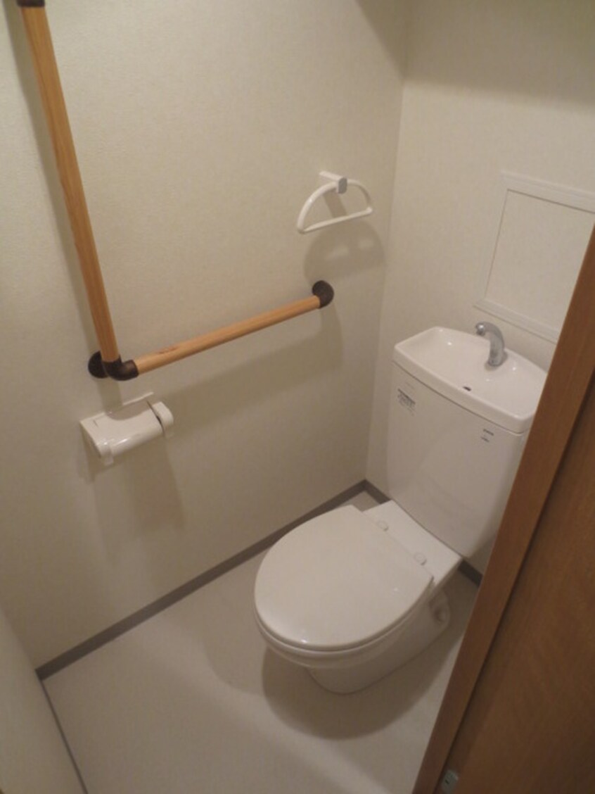 トイレ ロ－タスコ－ト