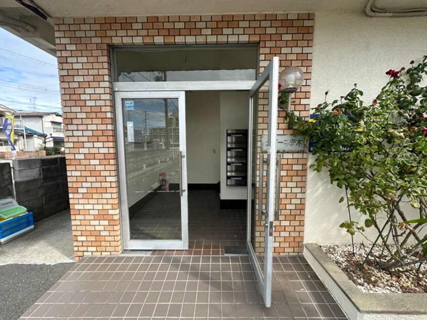 エントランス部分 メゾ－ネ茨木