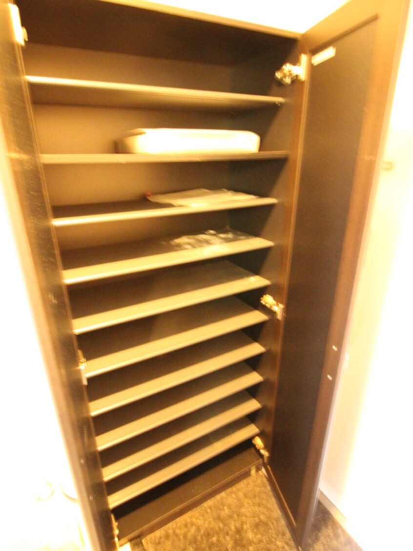 靴箱 CITY SPIRE北梅田