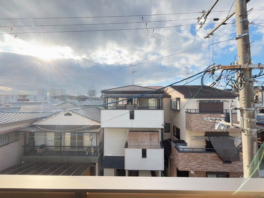 室内からの展望 サラスヴァティ北野田
