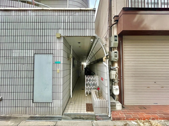 エントランス部分 ラウンド　ツウ　オオギ