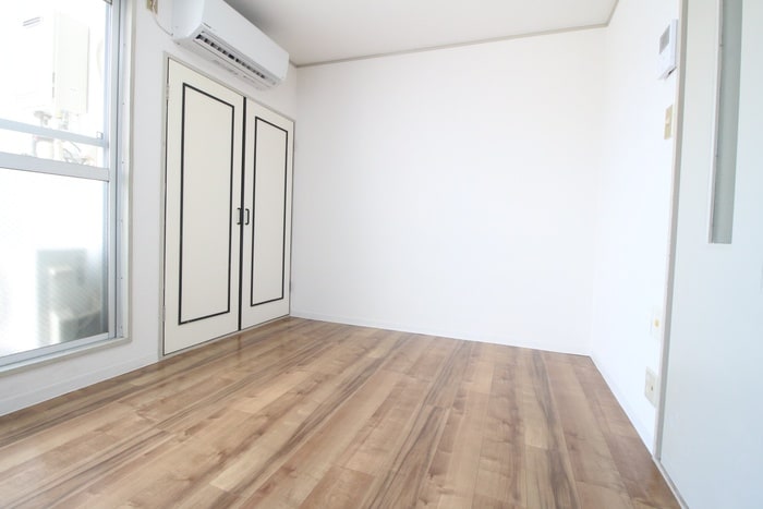 居室 ラウンド　ツウ　オオギ