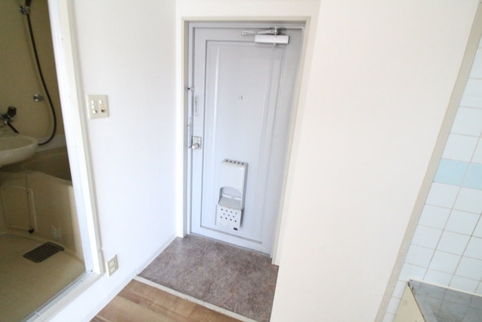 玄関 ラウンド　ツウ　オオギ