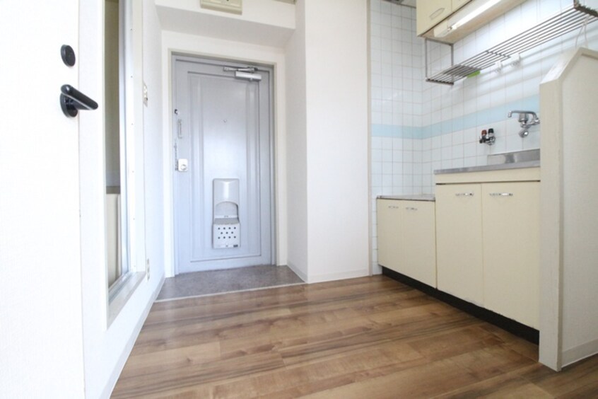 廊下 ラウンド　ツウ　オオギ