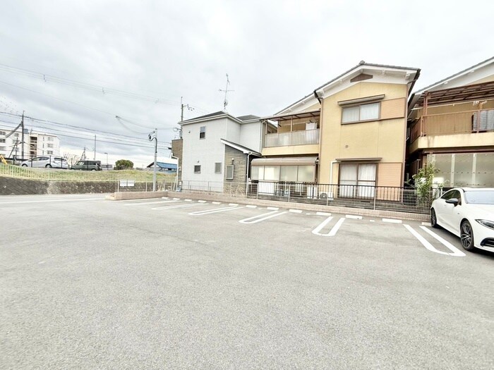 駐車場 プティグレーヌ久御山