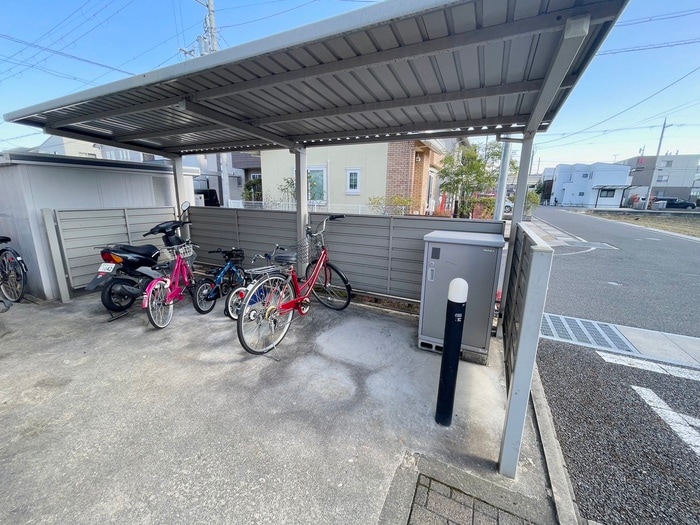 駐輪場 モンソレーユＢ棟