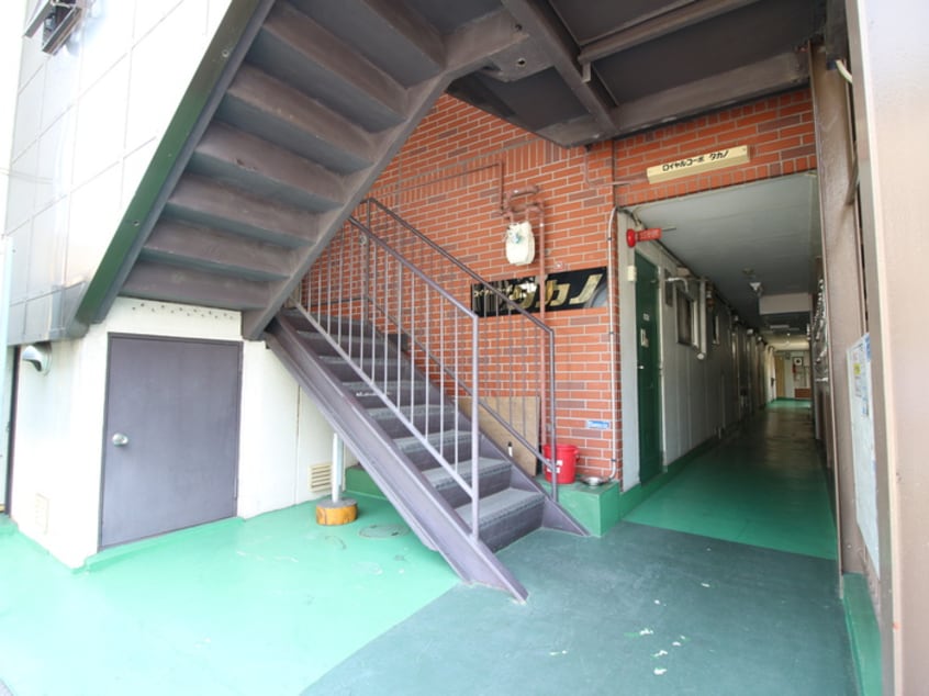 エントランス部分 ロイヤルコーポタカノ