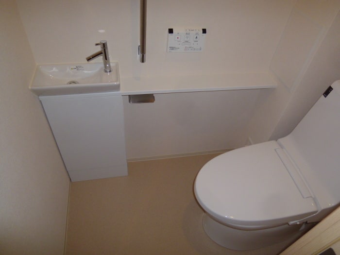 トイレ ブランズ川西(1205)