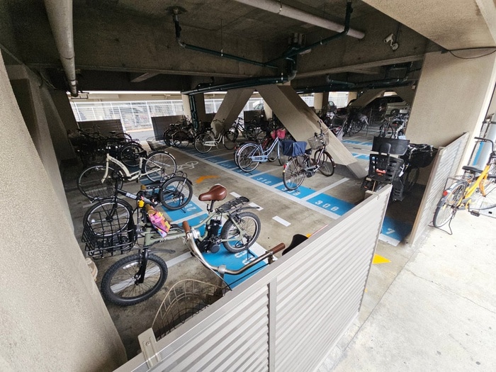 駐輪場 エステマ－ル弥刀