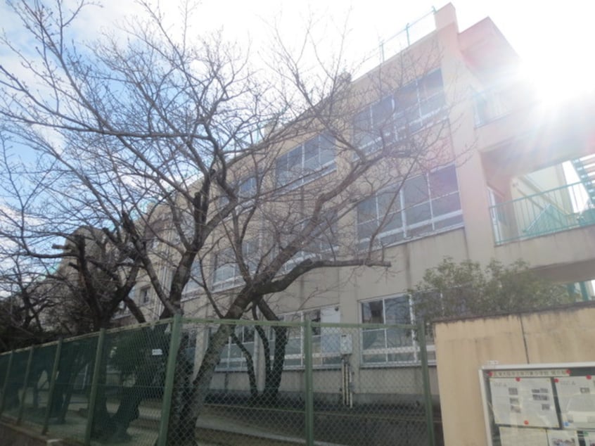 東大阪市立弥刀東小学校(小学校)まで380m エステマ－ル弥刀