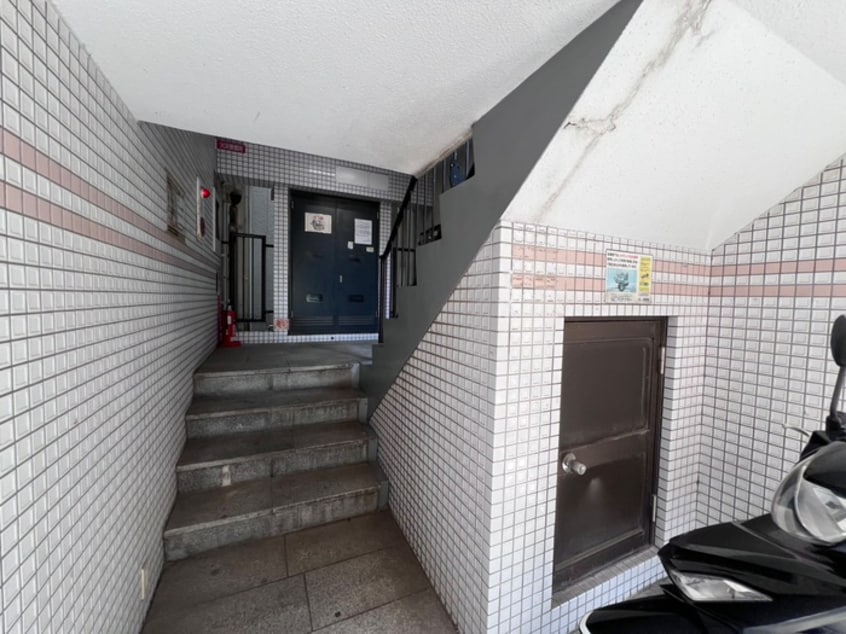 エントランス部分 ｂａｕ竹谷