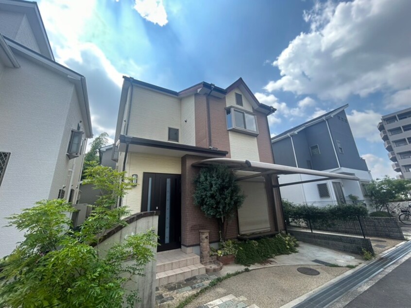 外観写真 箕面市小野原東５丁目一戸建