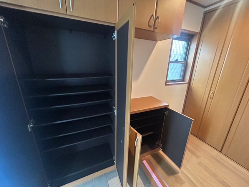 靴箱 箕面市小野原東５丁目一戸建