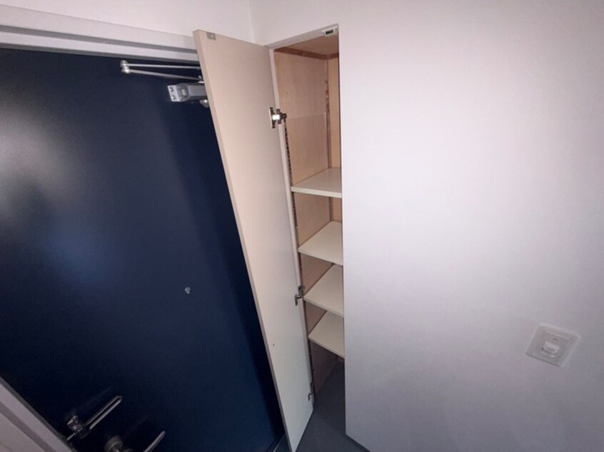 靴箱 メゾン　エフ　カミサワ