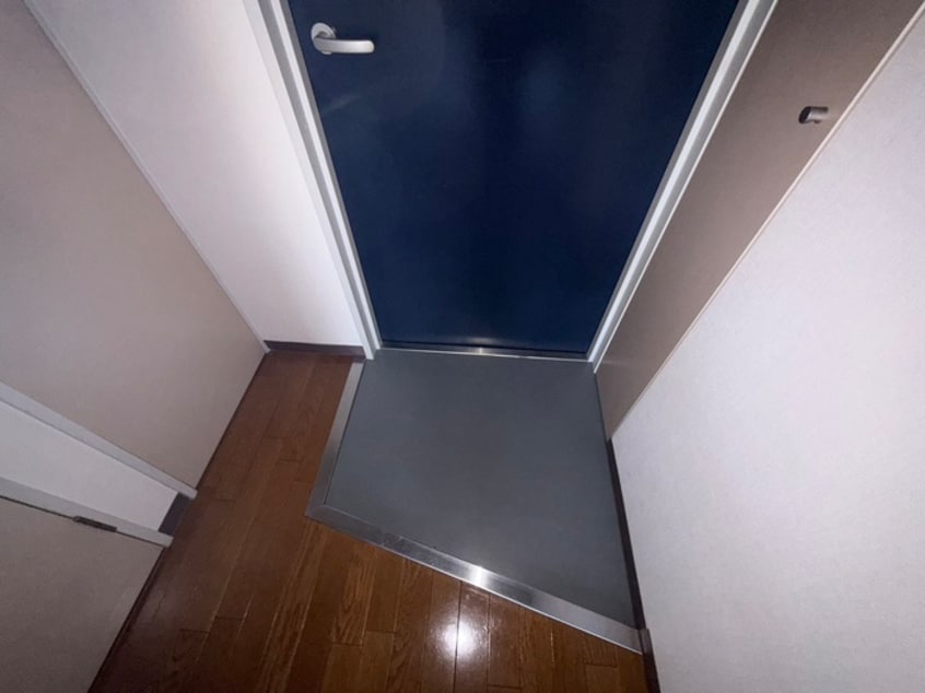 玄関 メゾン　エフ　カミサワ