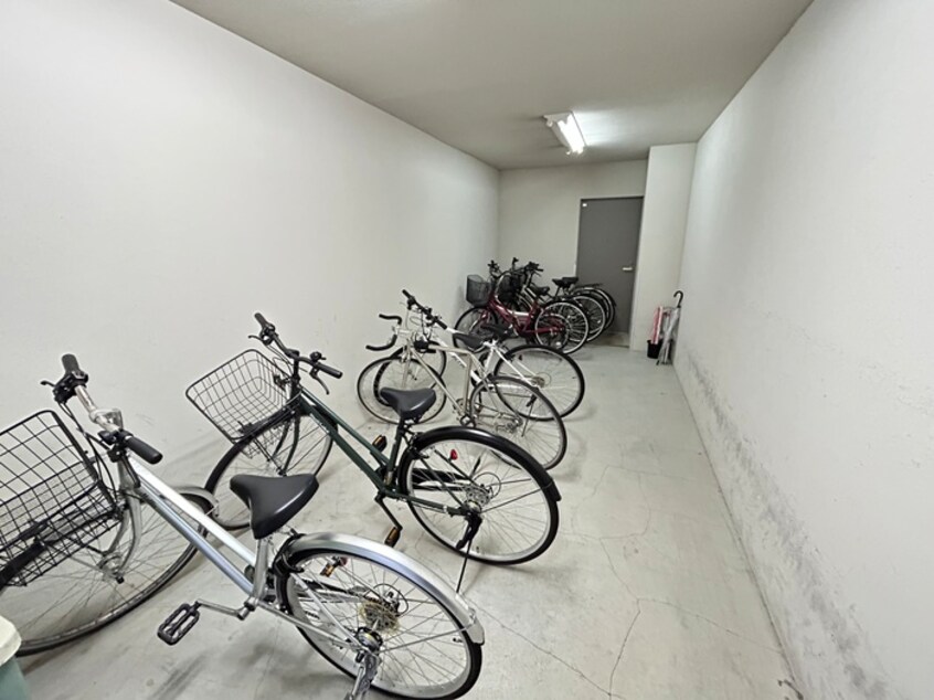 駐輪場 ﾋﾞﾚｲﾕ真英四条柳馬場
