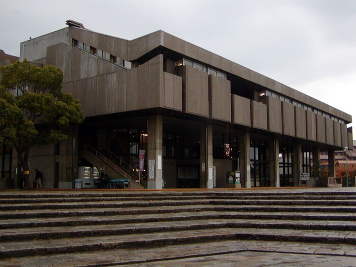 堺市立中央図書館(図書館)まで430m ラ・シャンス