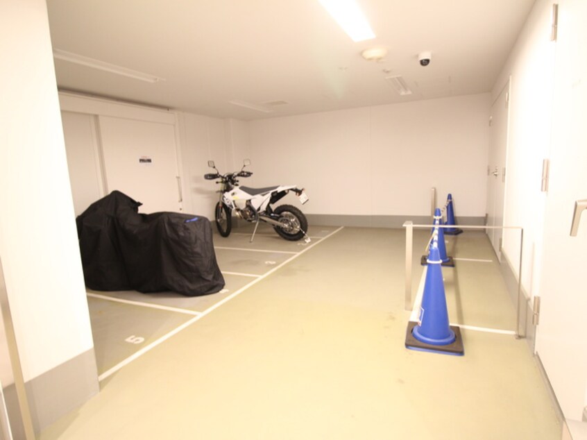 バイク置き場 アンビエンテ四ツ橋