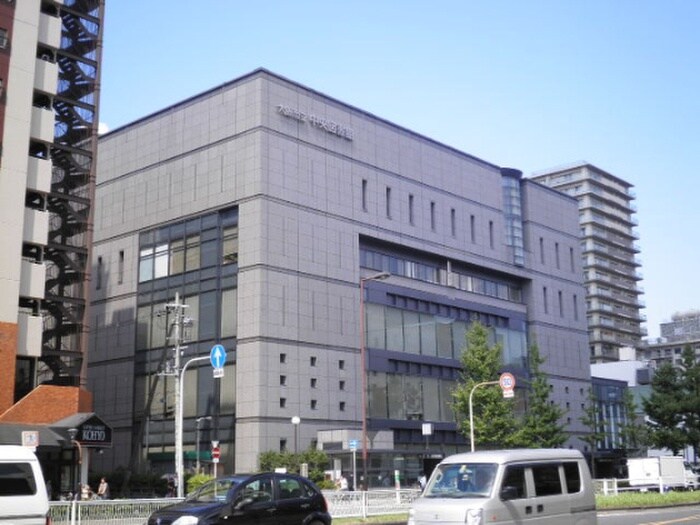 中央図書館(図書館)まで1400m アンビエンテ四ツ橋