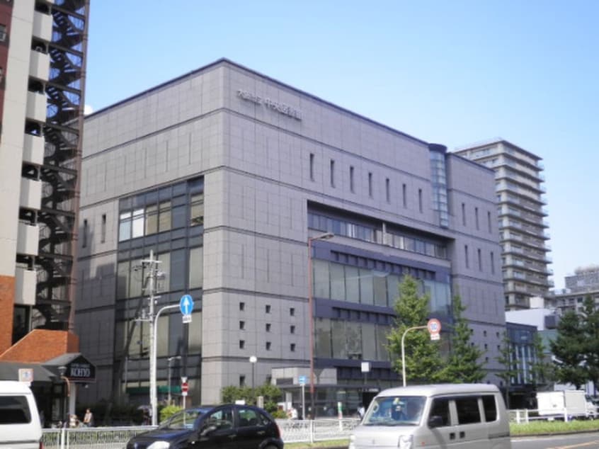 中央図書館(図書館)まで1400m アンビエンテ四ツ橋