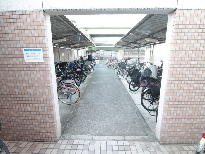 駐輪場 ソルジェンテ高殿