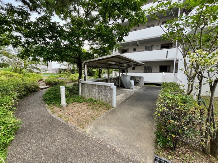 駐輪場 アルビス五月ヶ丘１０６号棟