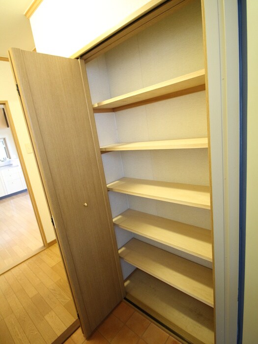 靴箱 新橋ハ－バ－