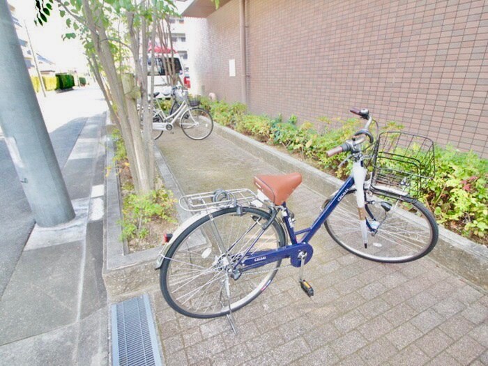 駐輪場 甲子園三番町ハイツ