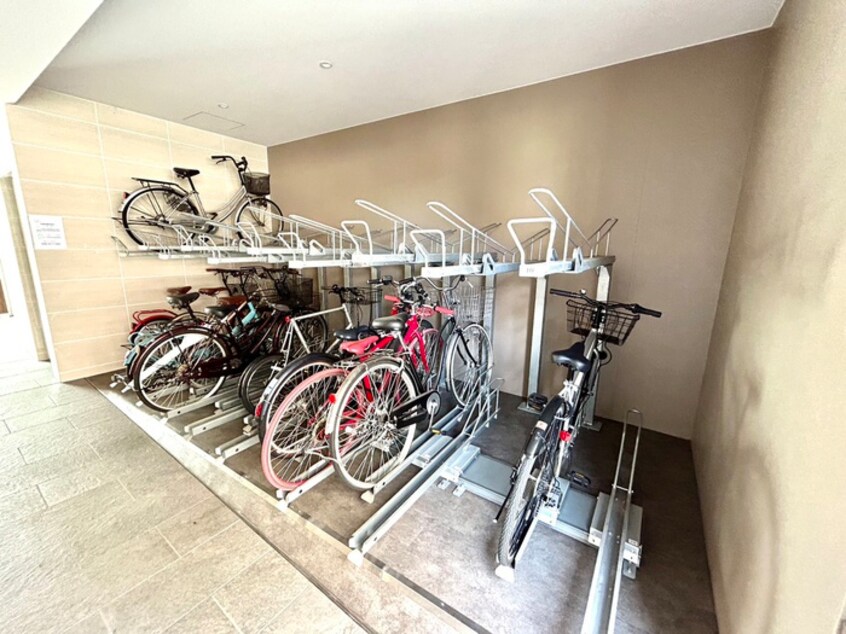 駐輪場 MBC RESIDENCE