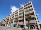 白鷹苦楽園マンションの外観