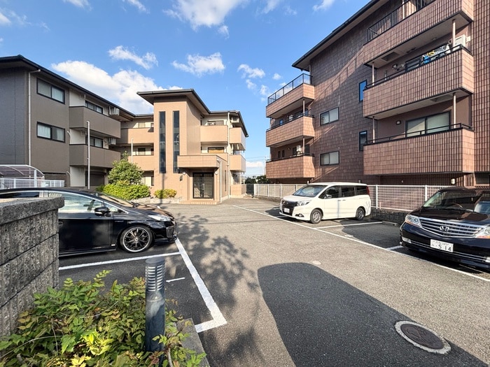 駐車場 シャルム岡本