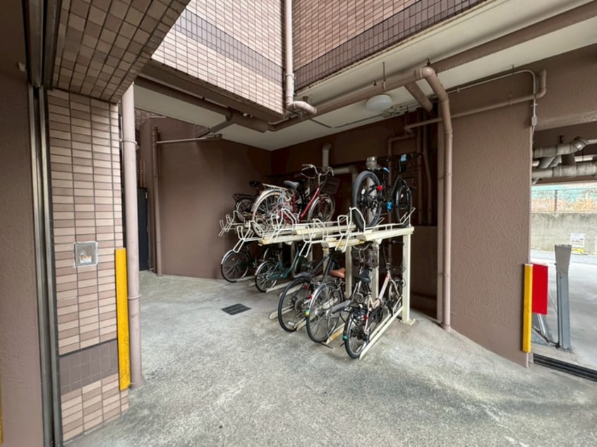 駐輪場 ローレル岡本南（701）