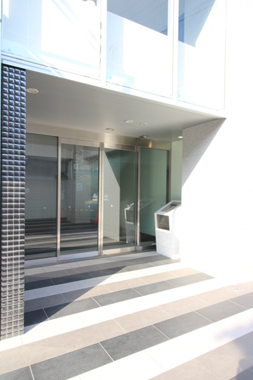 エントランス部分 ｴｽﾃﾑｺｰﾄ梅田･天神橋Ⅲｱｳﾞｧﾝﾃ