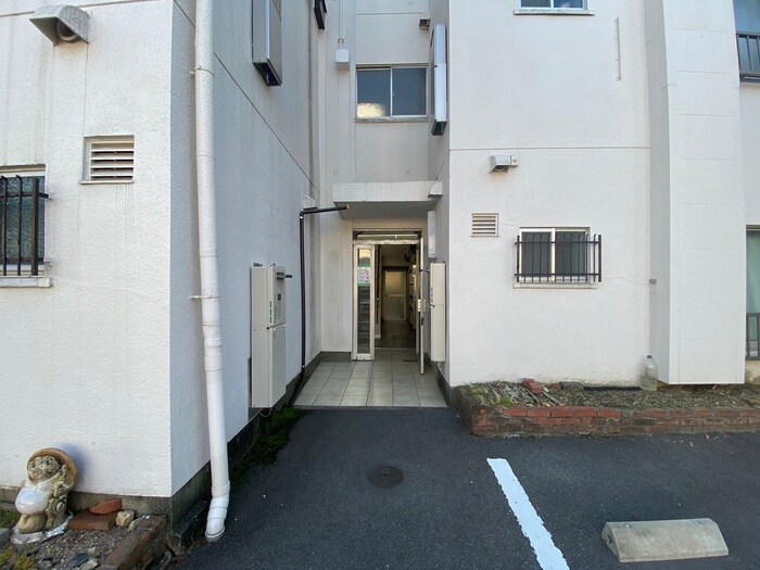 エントランス部分 鴨戸ハイツ