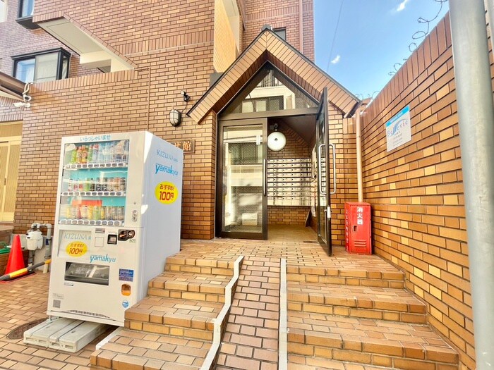 エントランス部分 ミモザ館