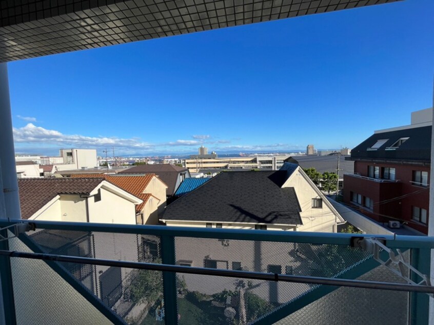 室内からの展望 サテライト王子公園