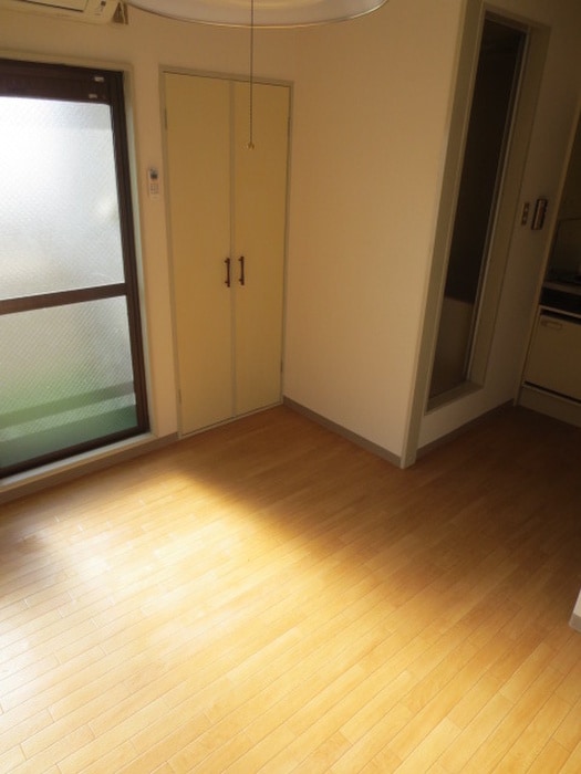 居室 信和マンション