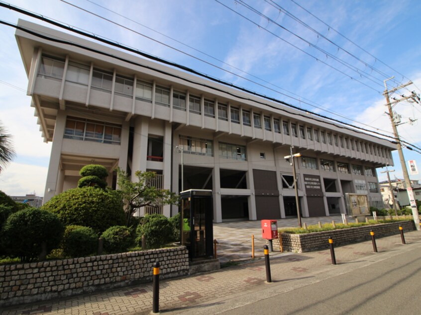 寝屋川市立東図書館(図書館)まで453m デリアス
