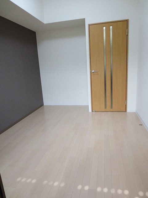 居室 ラグゼ広芝