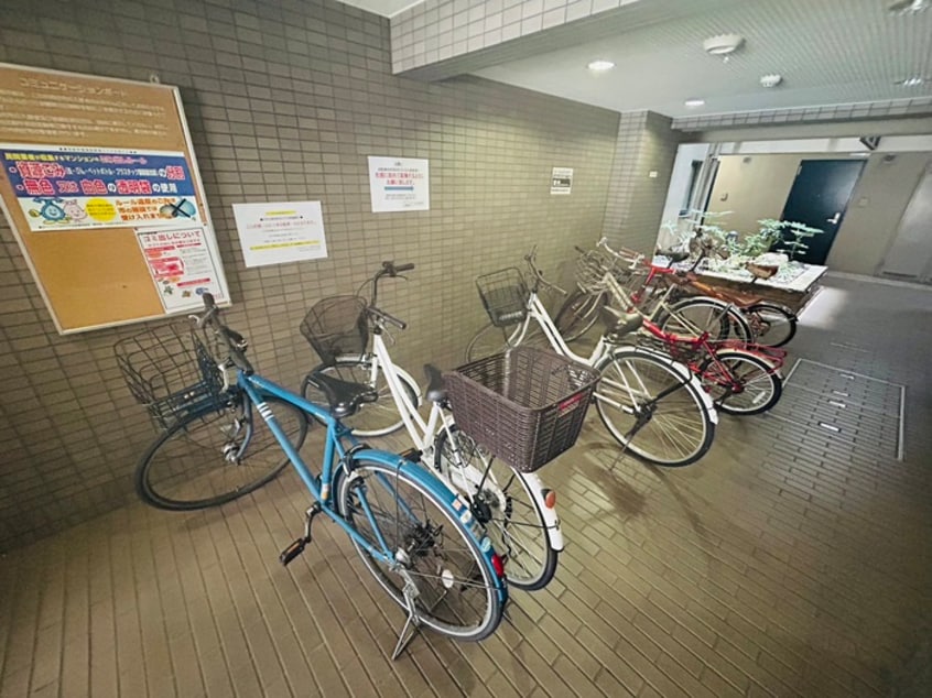 駐輪場 アビタ御所南