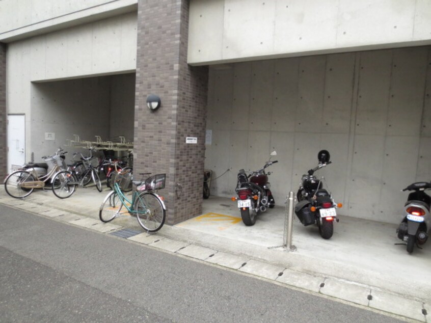 駐輪場 ＫＨＫコ－ト板宿