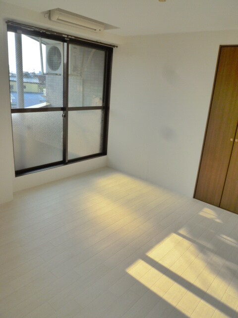 居室 ラルゴ旭町