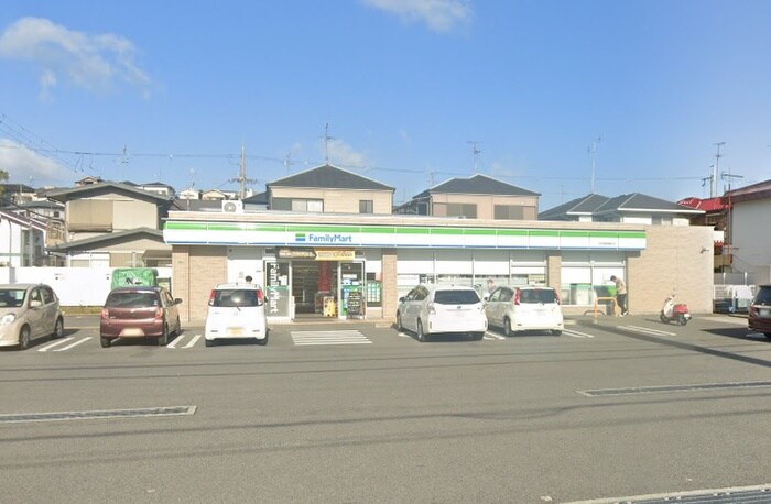 ファミリーマート(コンビニ)まで400m ホワイトロ－トス