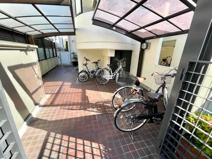 駐輪場 ピルティ－本山